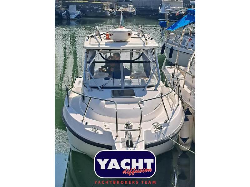 Boston Whaler 255 Conquest