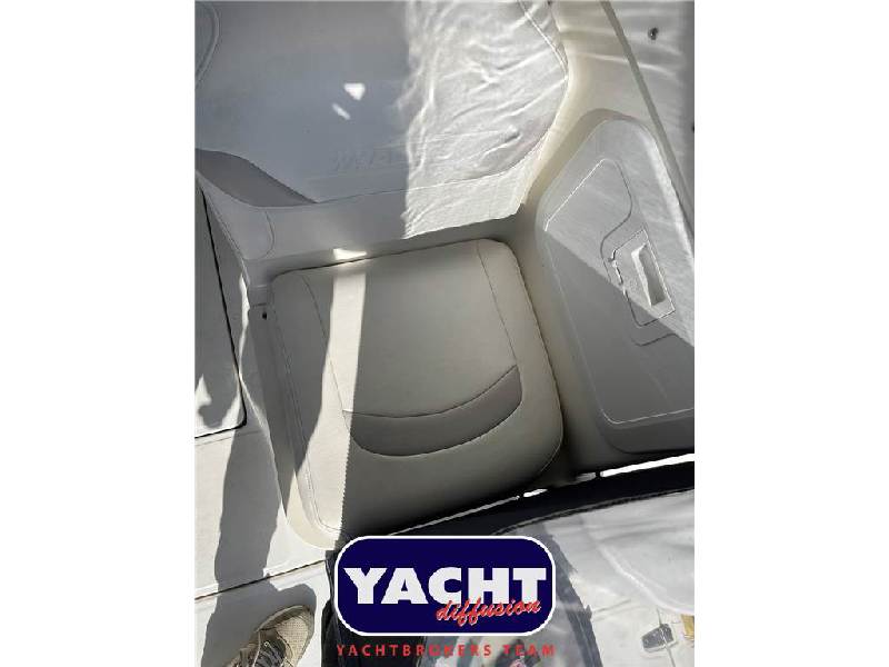 Boston Whaler 255 Conquest Foto 9