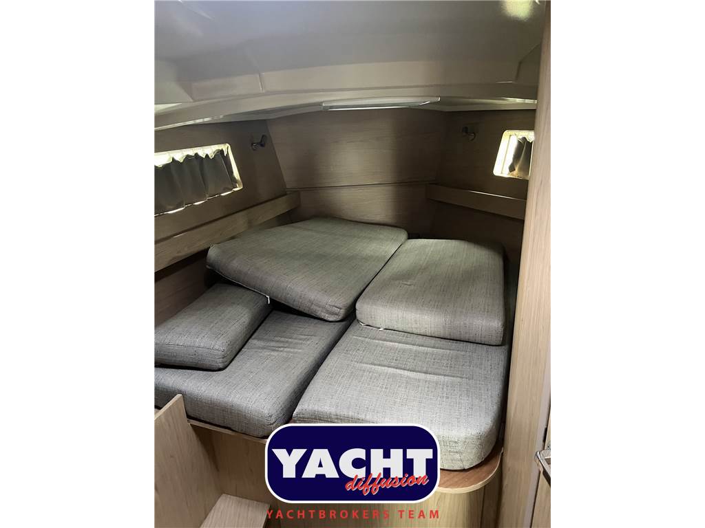 Beneteau Oceanis 41.1 Used 2016 - Photo 8