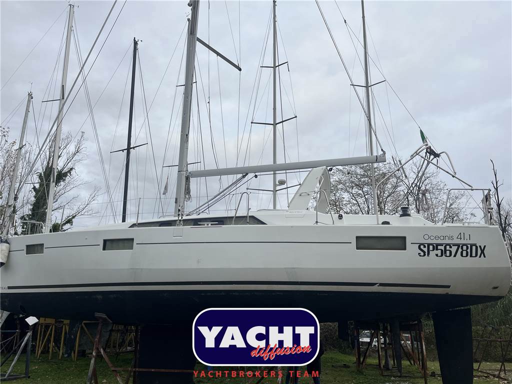 Beneteau Oceanis 41.1 Used 2016 - Photo 1