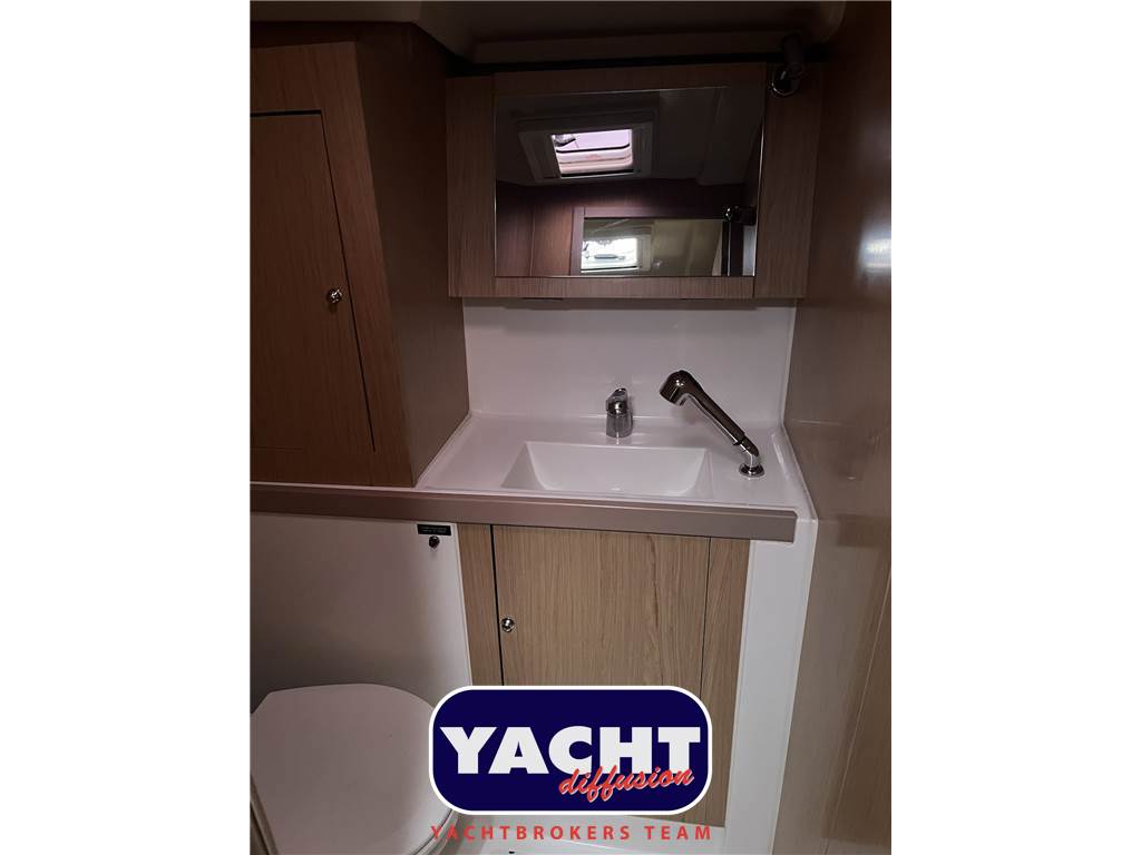 Beneteau Oceanis 41.1 Used 2016 - Photo 7