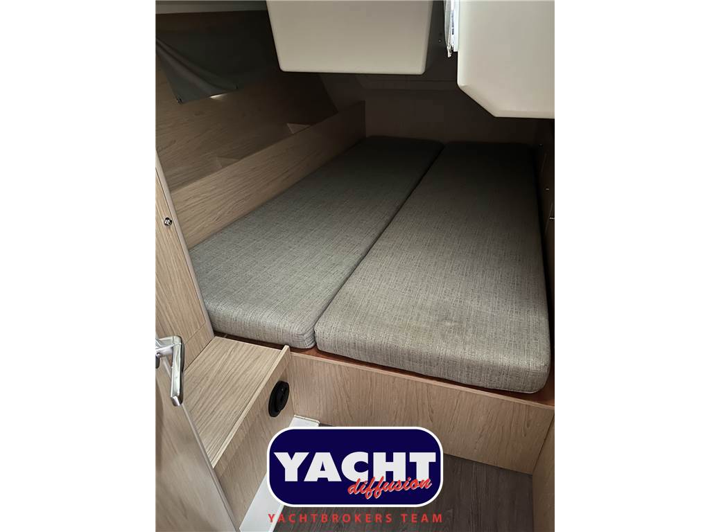 Beneteau Oceanis 41.1 Used 2016 - Photo 10