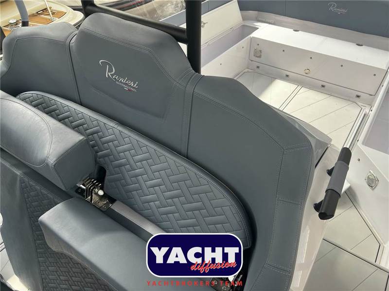 Ranieri International Cayman 38 Excutive Foto 9