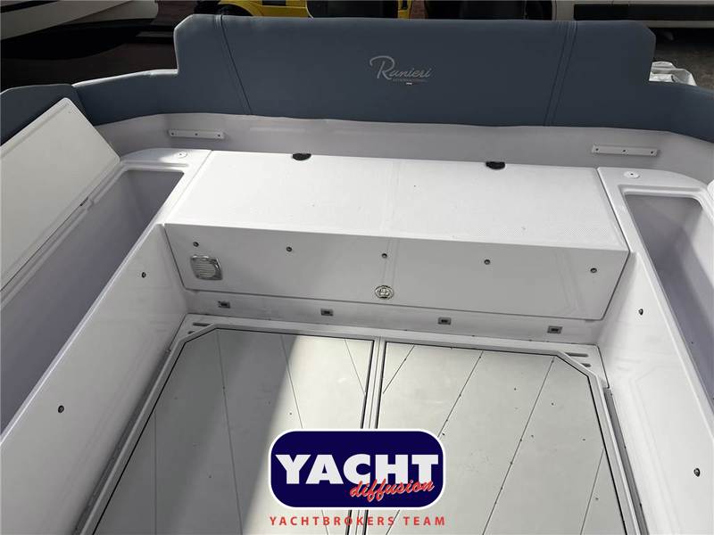 Ranieri International Cayman 38 Excutive Foto 8