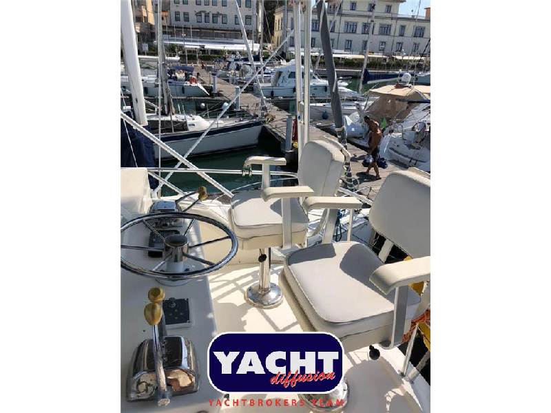 Bertram Yacht 37' Convertible Foto 17