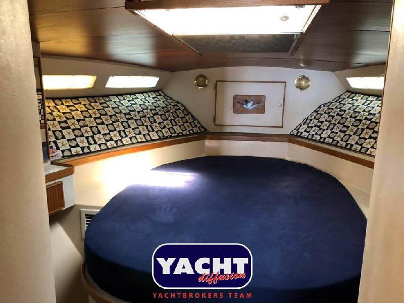 Bertram Yacht 37' Convertible Foto 13