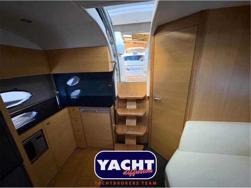 Princess V39 Usata 2015 - Foto 9