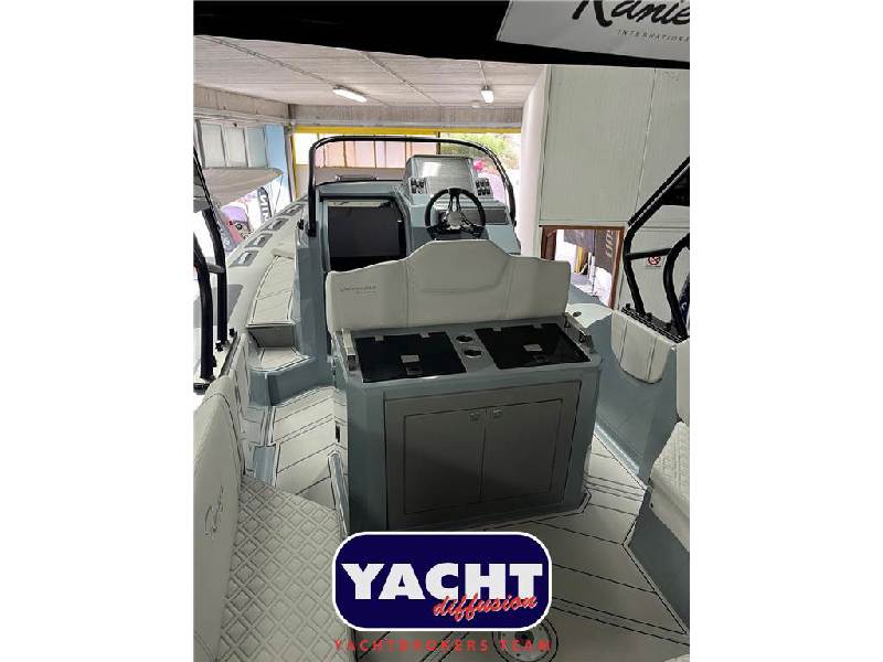 Ranieri International Cayman 28 Executive Foto 4
