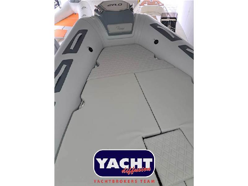 Ranieri International Cayman 28 Executive Foto 6