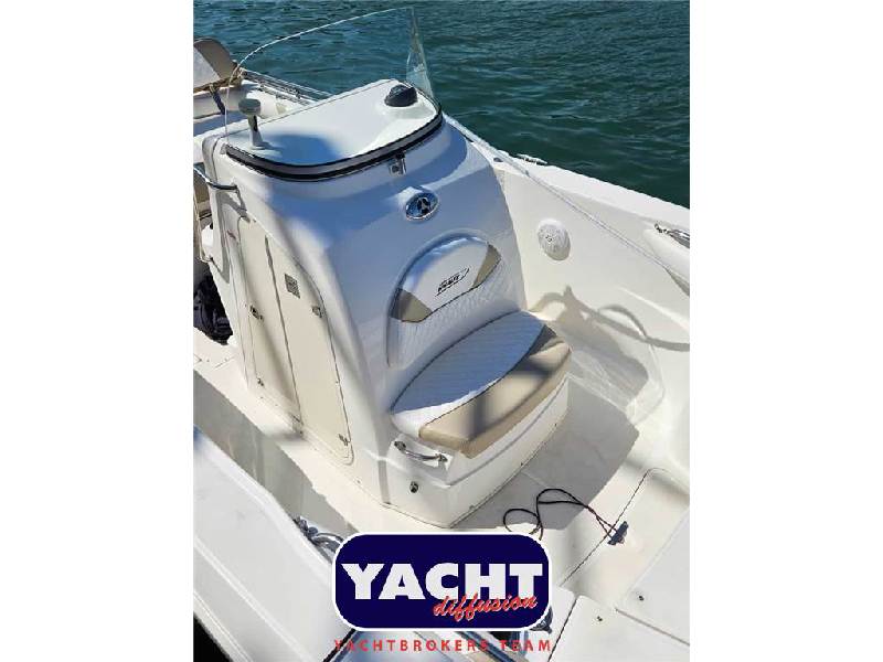 Boston Whaler OUTRAGE 270 Foto 8