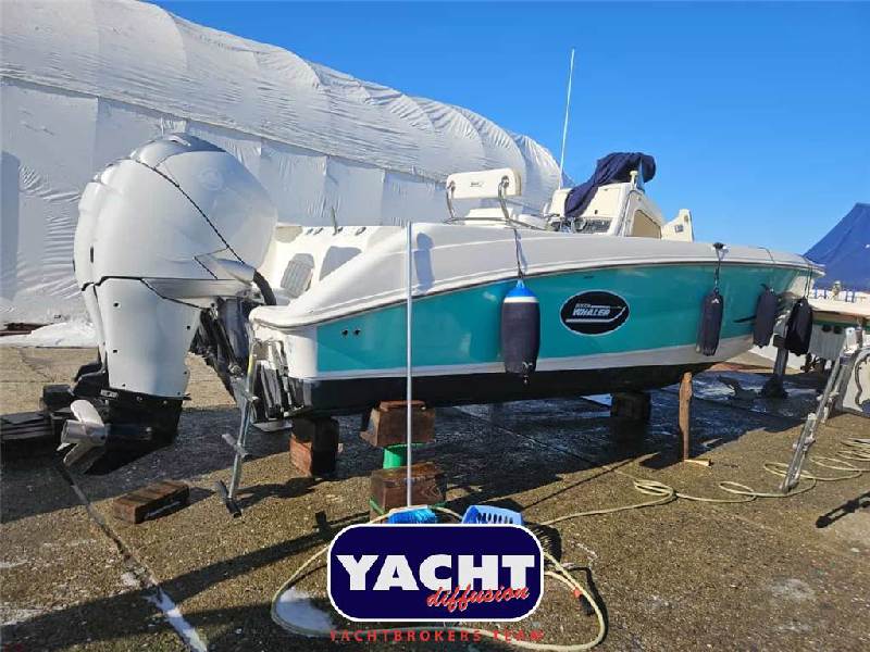 Boston Whaler OUTRAGE 270 Foto 3