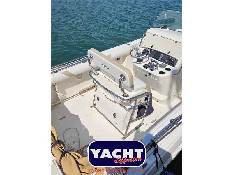 Boston Whaler OUTRAGE 270 Foto 5