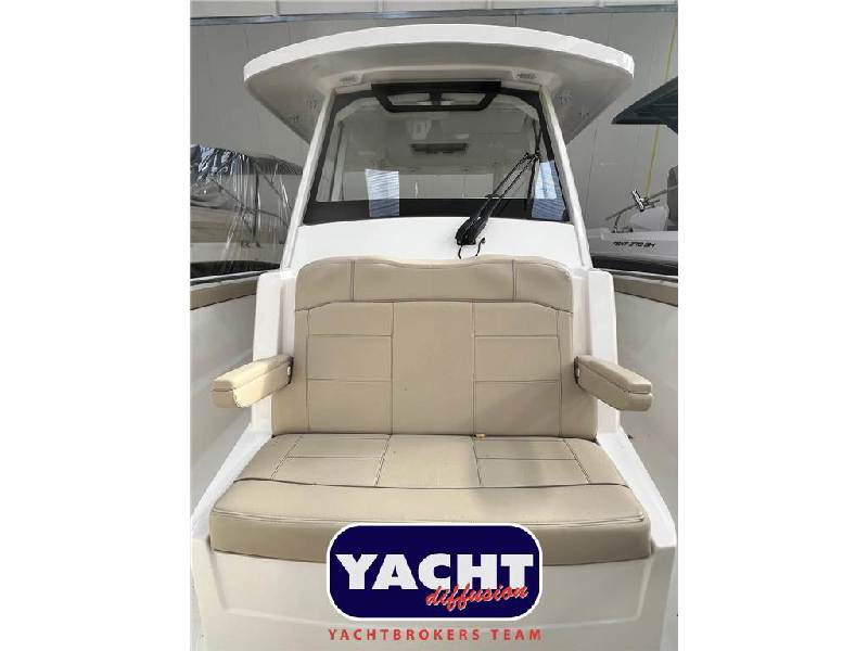 Pursuit S 328 Foto 6