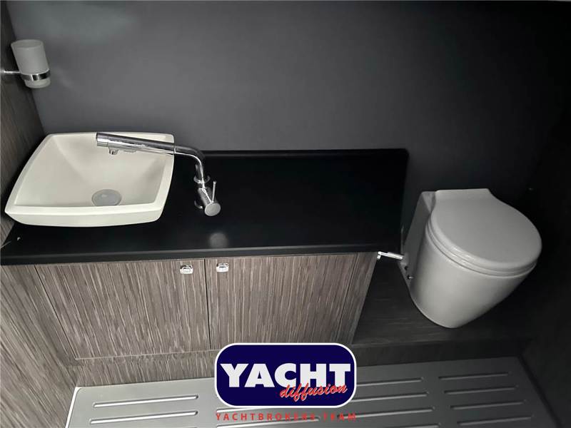 Ranieri International Next 330 LX Foto 2