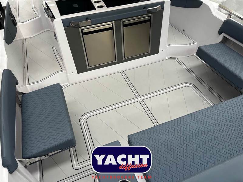 Ranieri International Next 330 LX Foto 3