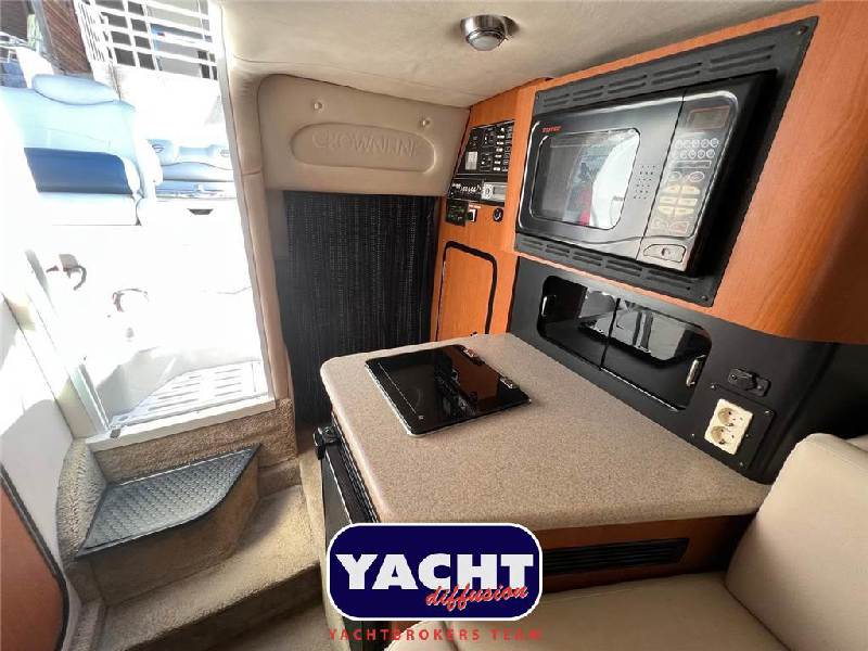 Crownline 315 SCR Foto 9