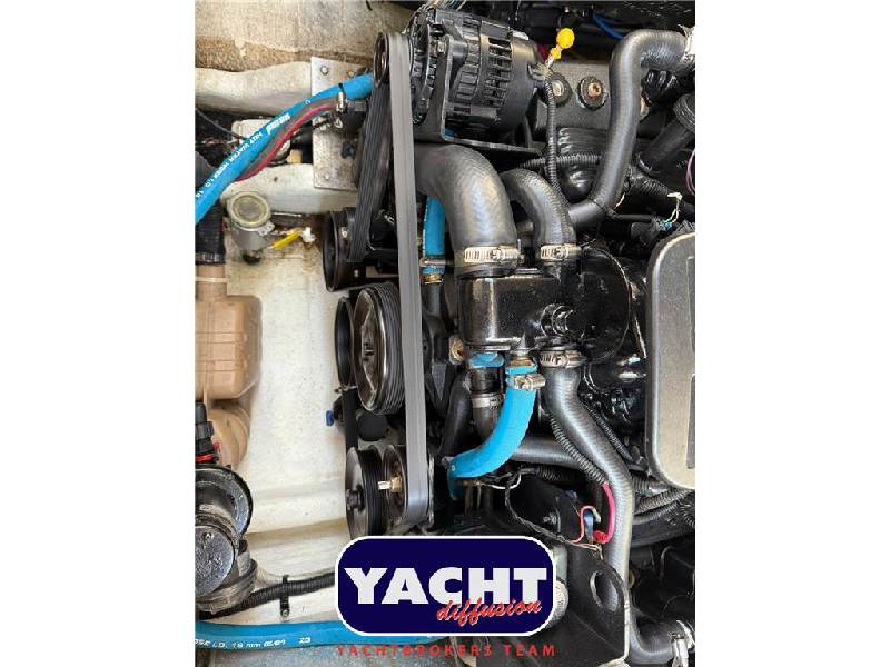 Crownline 315 SCR Foto 14