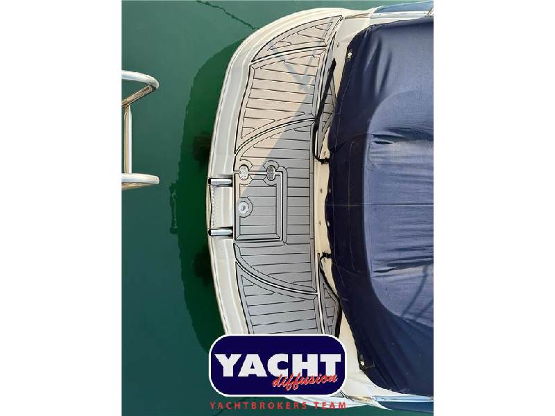 Crownline 315 SCR Foto 4