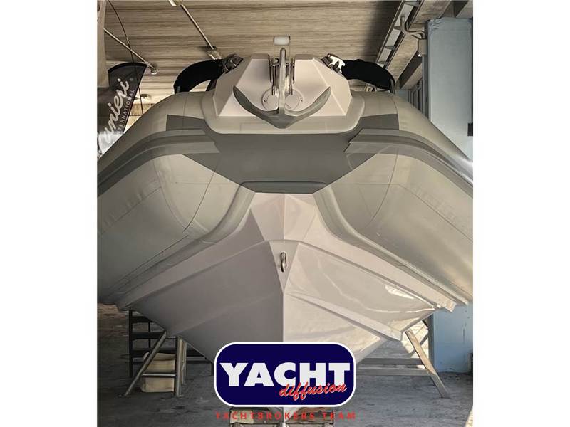 Ranieri International Cayman 26 Sport Touring Foto 2