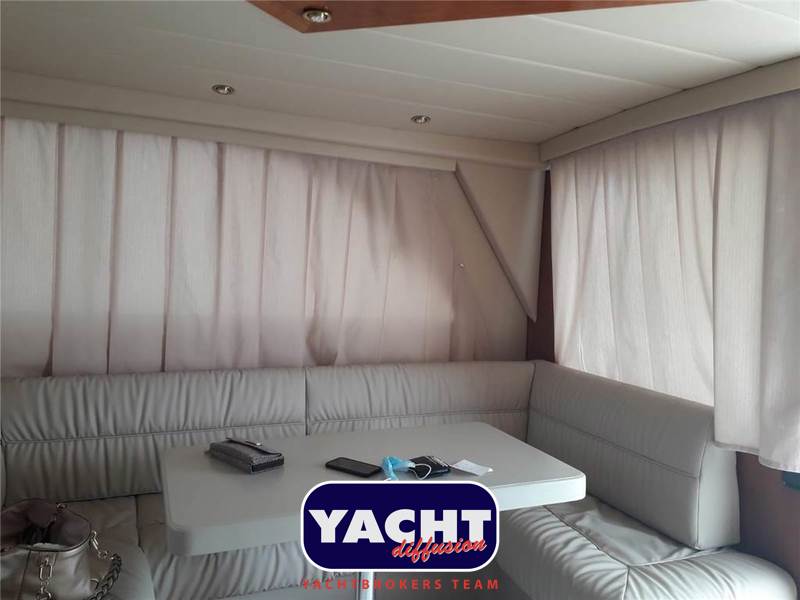 Tiara Yachts 360 Fly Foto 15