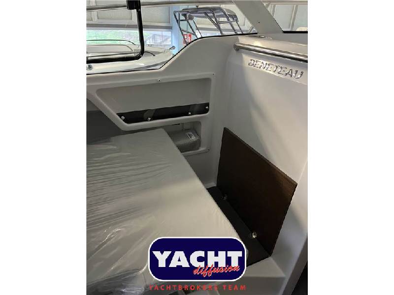 Beneteau ANTARES 8 CRUISING Foto 9