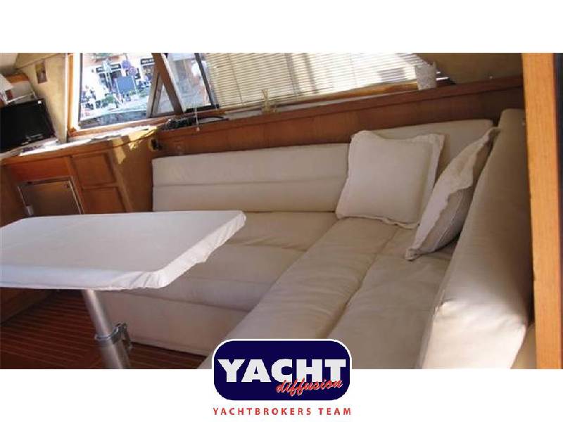 Bertram Yacht 37' Convertible Foto 5