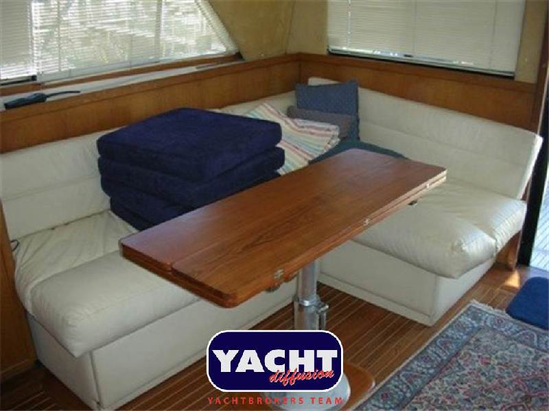 Bertram Yacht 37' Convertible Foto 13