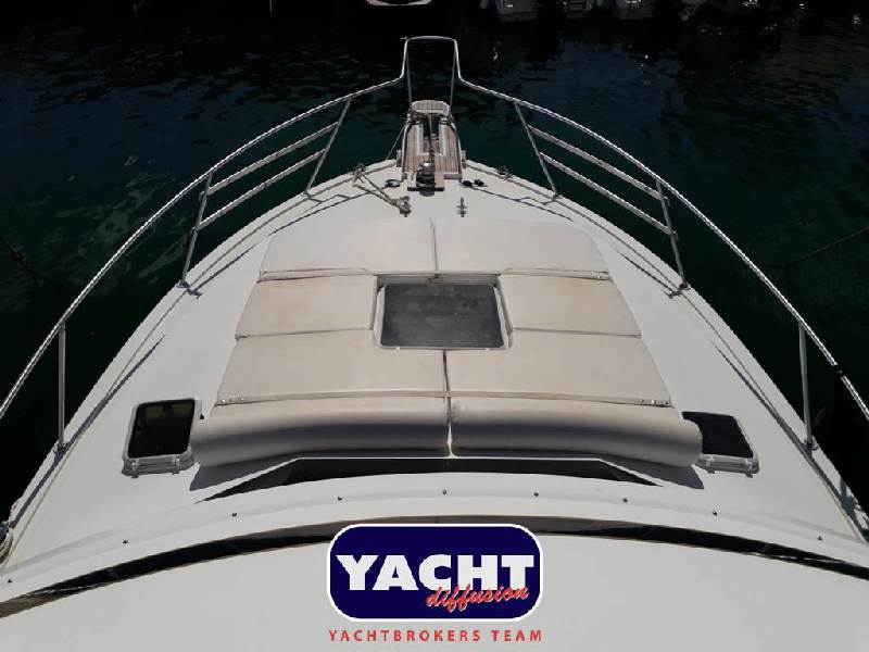 Bertram Yacht 37' Convertible Foto 8