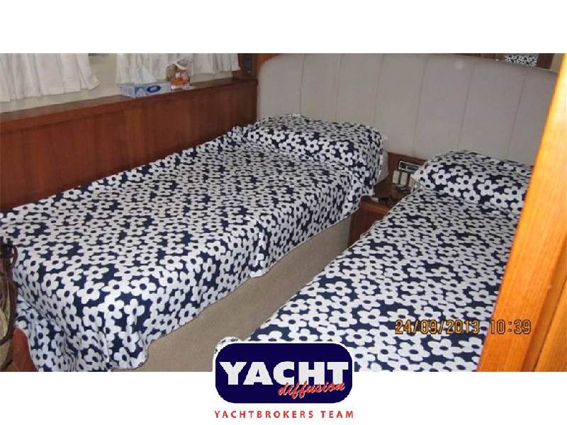 Riviera Marine 48 Convertible Foto 11