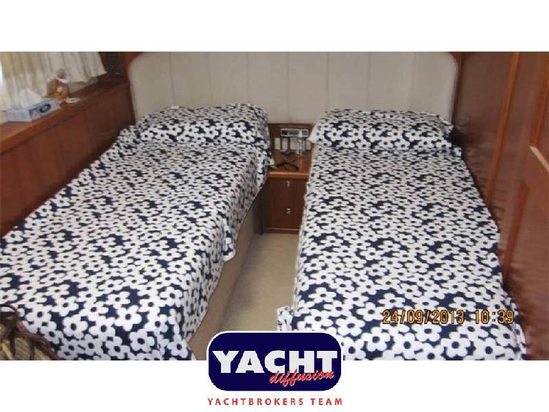 Riviera Marine 48 Convertible Foto 12