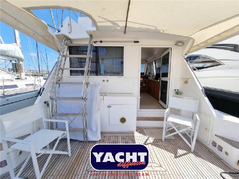 Riviera Marine 43 Flybridge Foto 3