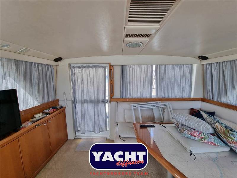 Riviera Marine 43 Flybridge Foto 12