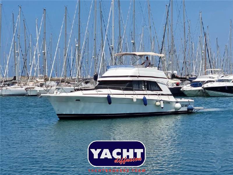 Riviera Marine 43 Flybridge