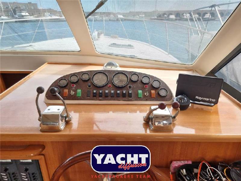 Riviera Marine 43 Flybridge Foto 9