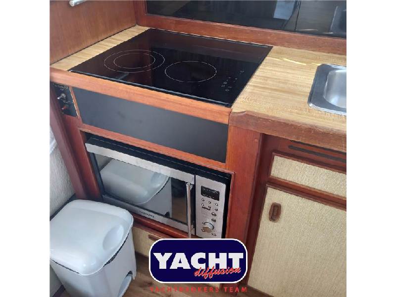 Trojan Yacht TROJAN 36 FLY Foto 10