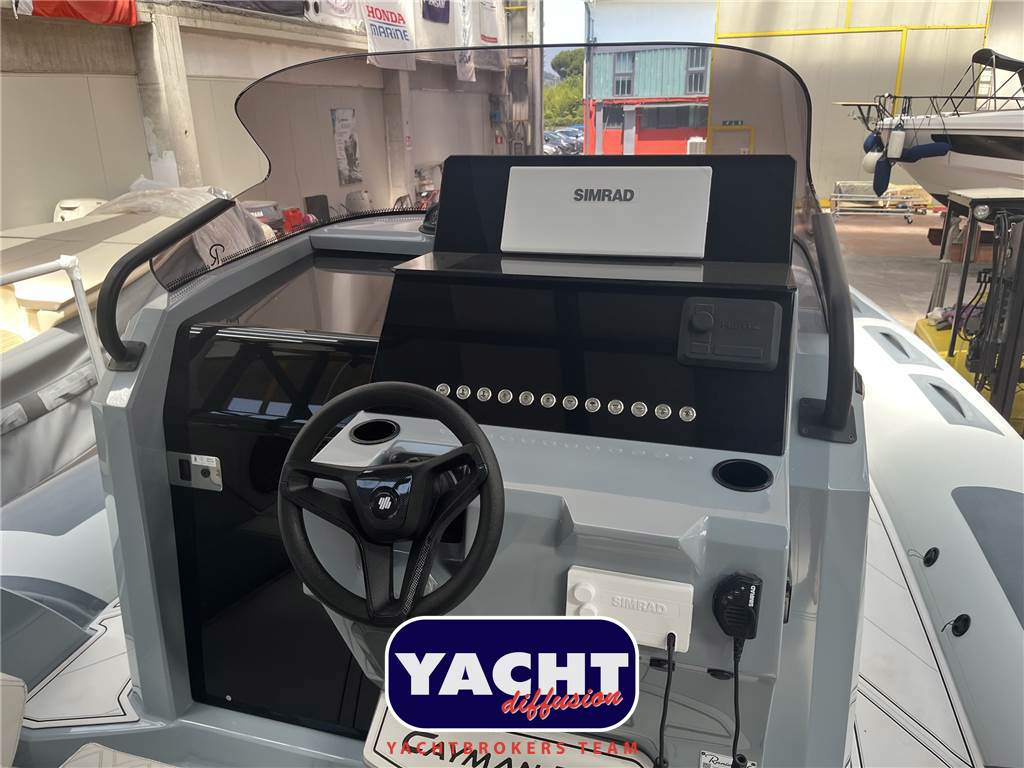 Ranieri International Cayman 33 Excutive Used 2025 - Photo 15