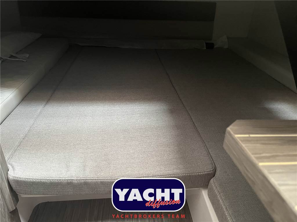 Ranieri International Cayman 33 Excutive Used 2025 - Photo 4