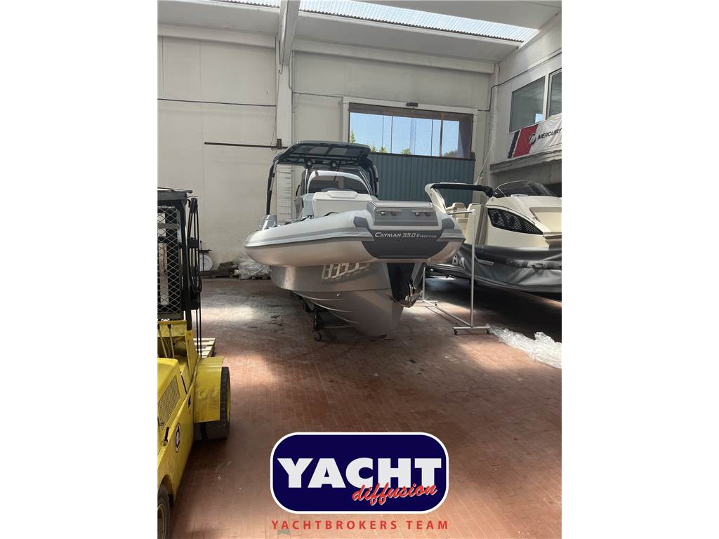 Ranieri International Cayman 33 Excutive Used 2025 - Photo 3