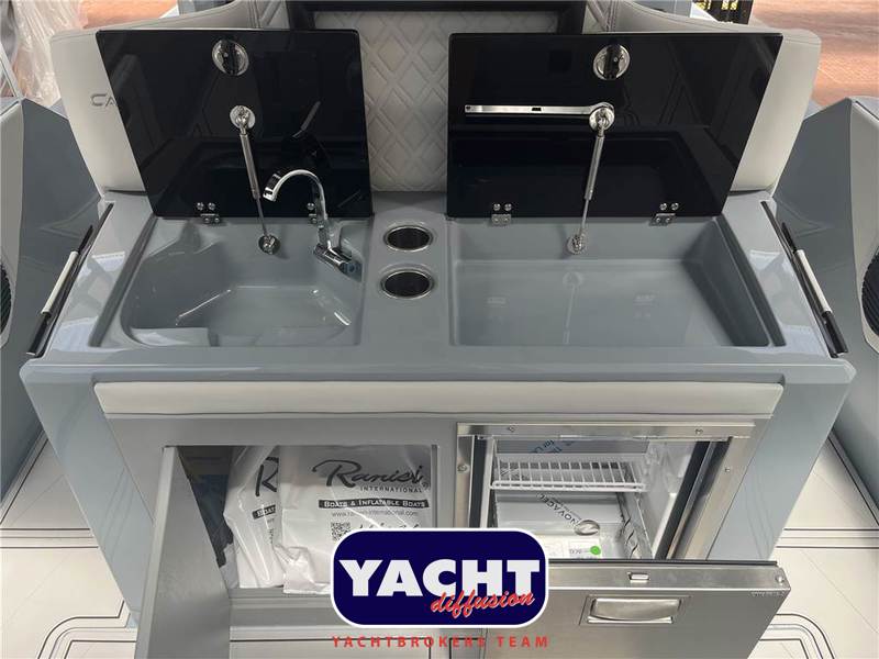 Ranieri International Cayman 33 Excutive Foto 7