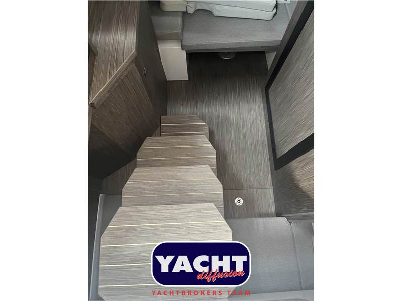 Ranieri International Cayman 33 Excutive Foto 5