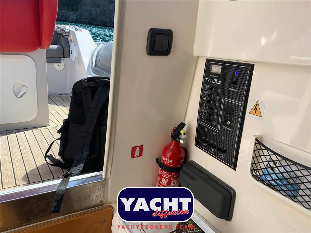 Motonautica Vesuviana Mito 31 Used 2021 - Photo 17