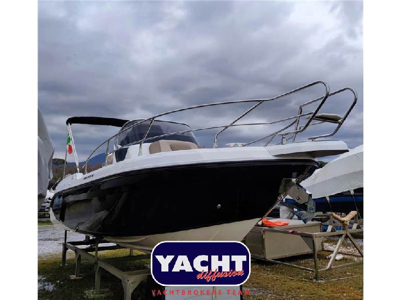Ranieri International Next 240 SH Foto 2