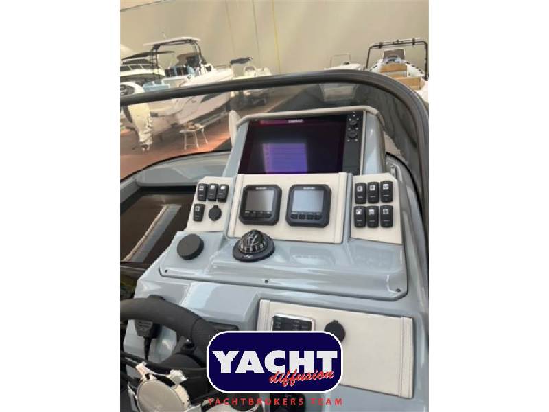 Ranieri Cantiere Cayman 27 Sport Touring Foto 5