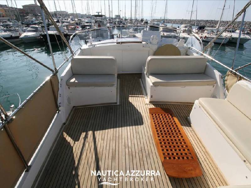 Grand Banks 42 Motoryacht Foto 6