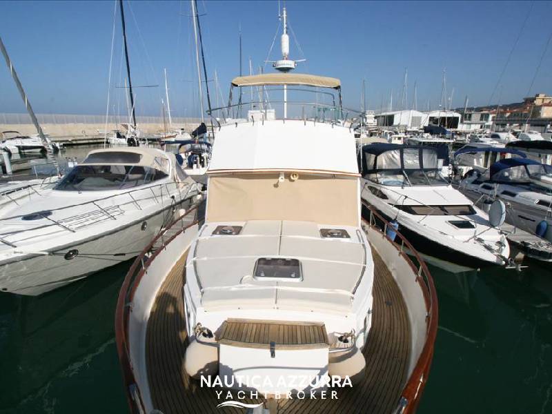 Grand Banks 42 Motoryacht Foto 4