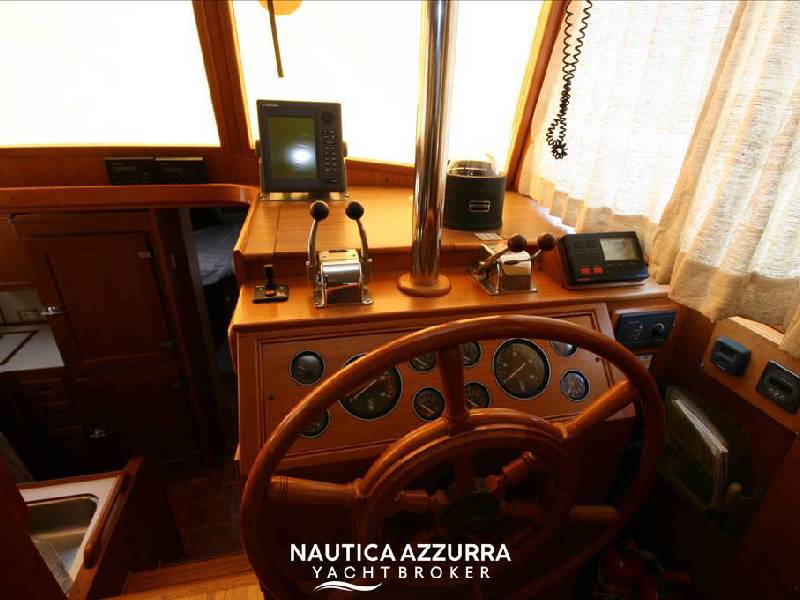 Grand Banks 42 Motoryacht Foto 13