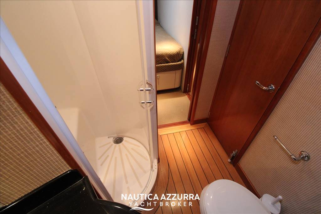 HATTERAS 68 CONVERTIBLE Usata 2005 - Foto 11