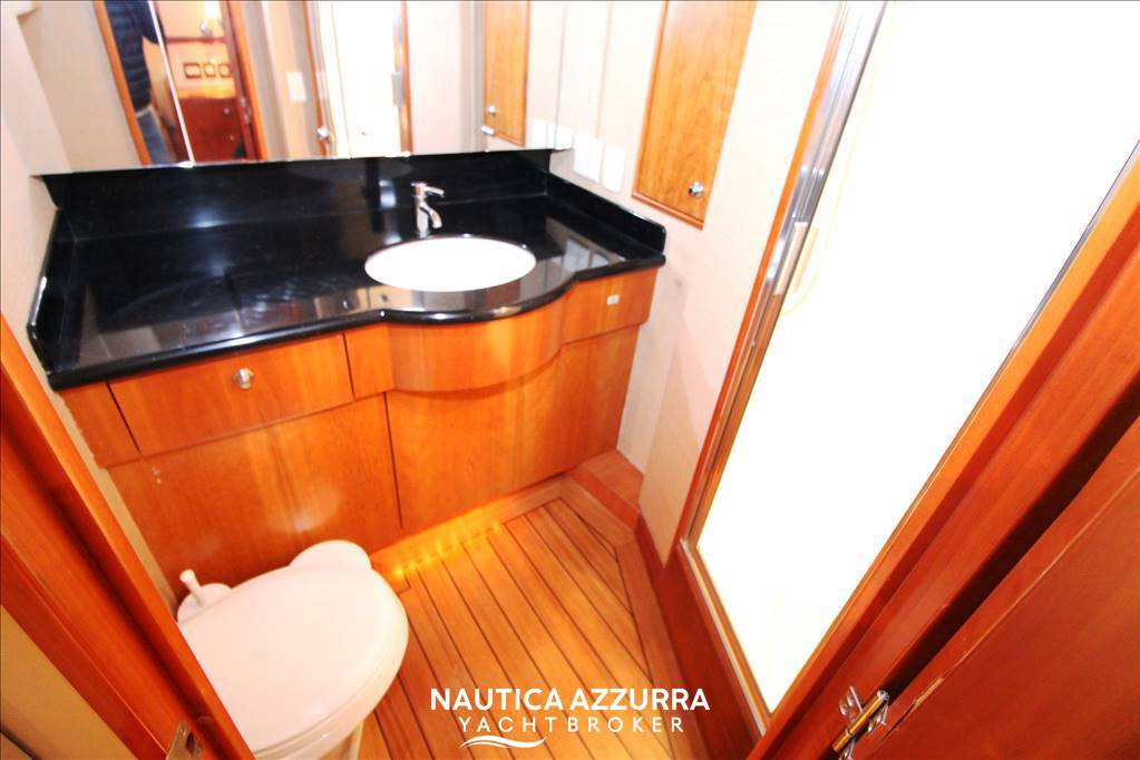 HATTERAS 68 CONVERTIBLE Usata 2005 - Foto 8