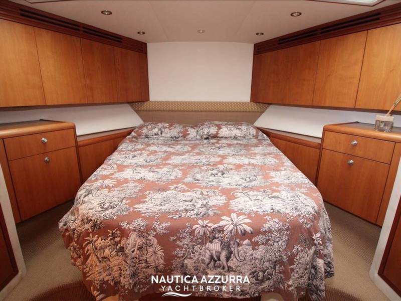 HATTERAS 68 CONVERTIBLE Foto 12