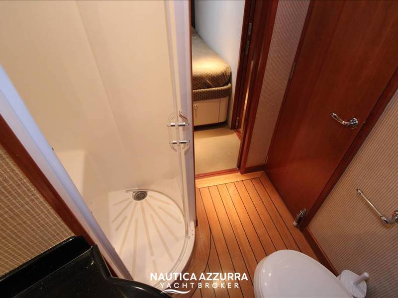 HATTERAS 68 CONVERTIBLE Foto 11